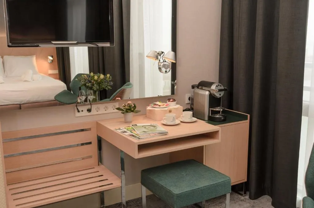 JUNIOR SUITE WITH VIEWS Room, Amadi Panorama Hotel, Amsterdam