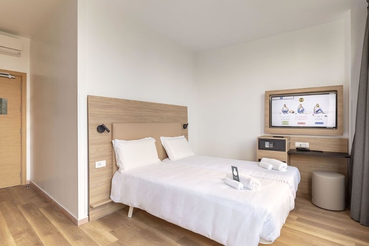 B B Hotel Pomezia Roma, Rome