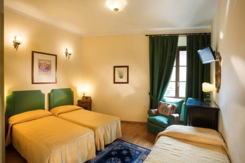 TRIPLE STANDARD Room, Hermitage, Florence