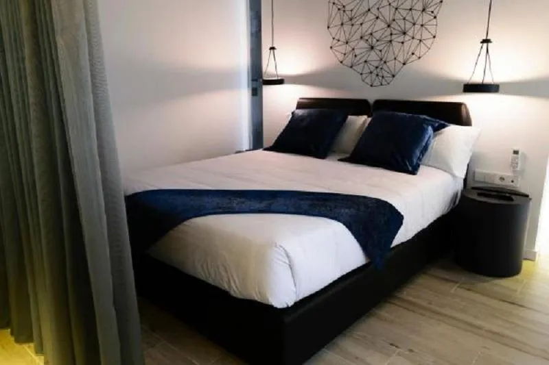 Room, El Siglo, Valencia