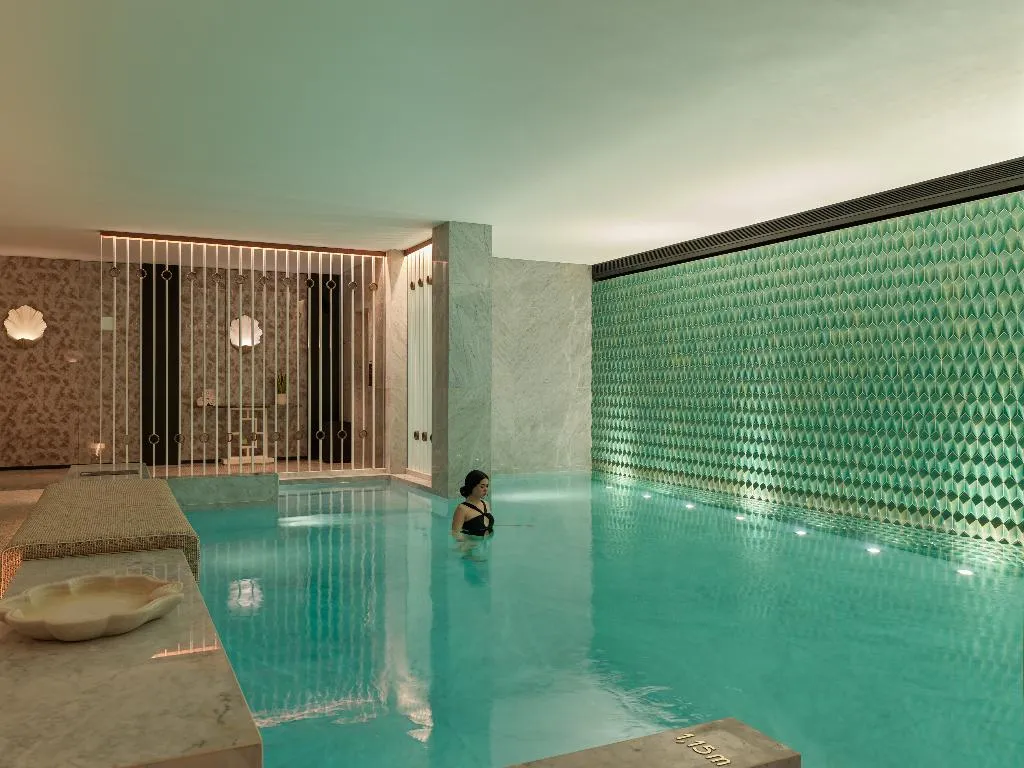 Pool, The One Monumental Palace, Porto