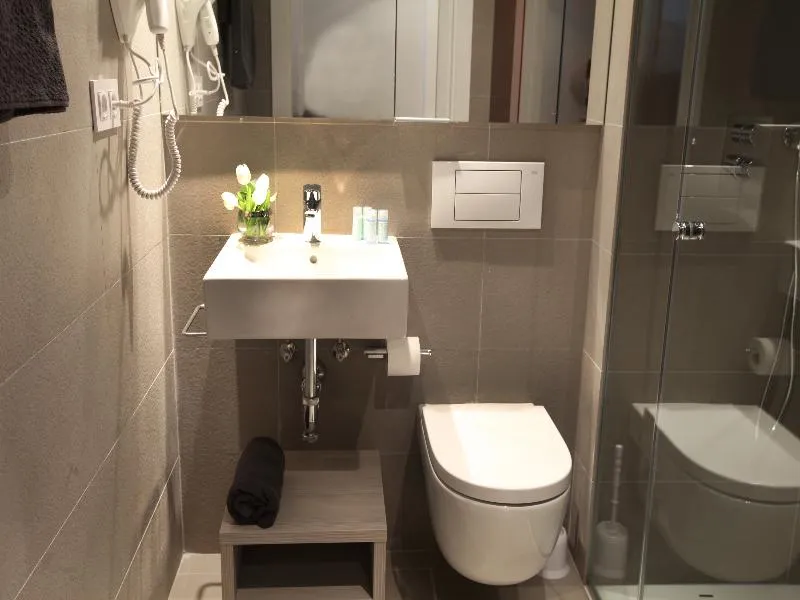 APARTMENT CAPACITY 6 TWO BEDROOMS Room, MH Apartments Urban, Barcelona