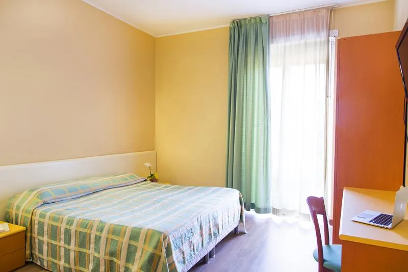 TRIPLE STANDARD Room, Hotel Meeting, Milan