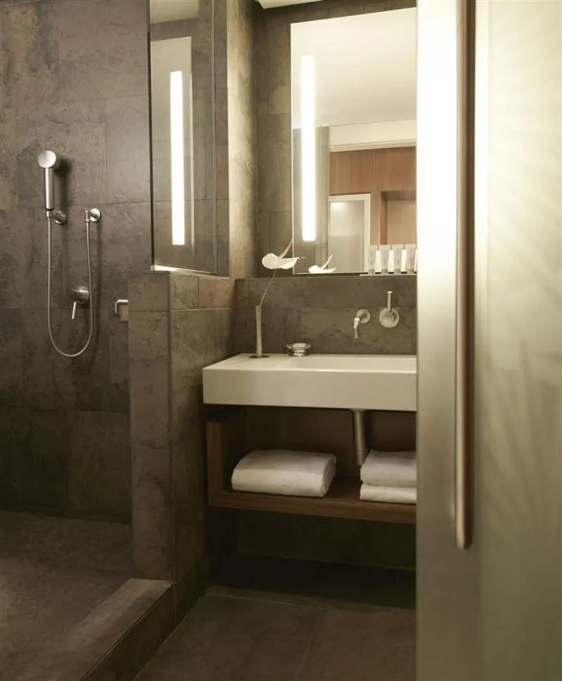 Room, Le Meridien Barcelona, Barcelona