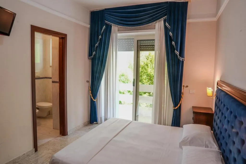 Double or Twin STANDARD Room, Mondial Park Hotel, Rome