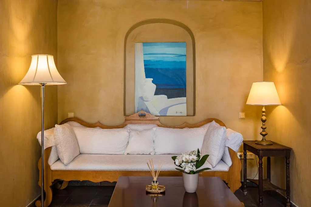 SUITE DELUXE TWO BEDROOM Room, Zannos Melathron Hotel By Omilos Hotels, Santorini