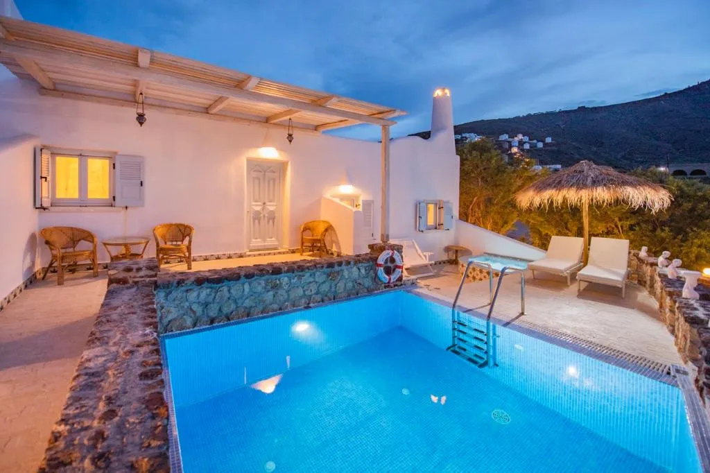 VILLA LUXURY Room, Starlight Luxury Seaside Villa & Suites, Santorini