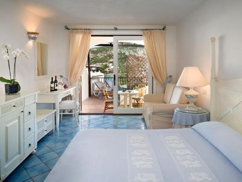 JUNIOR SUITE STANDARD Room, Club Hotel Baja Sardinia, Olbia