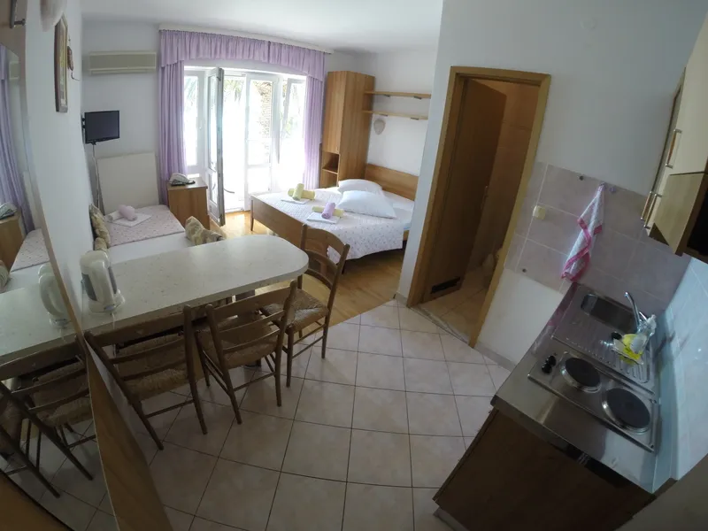 STUDIO CAPACITY 3 Room, Villa Jerkan, Split