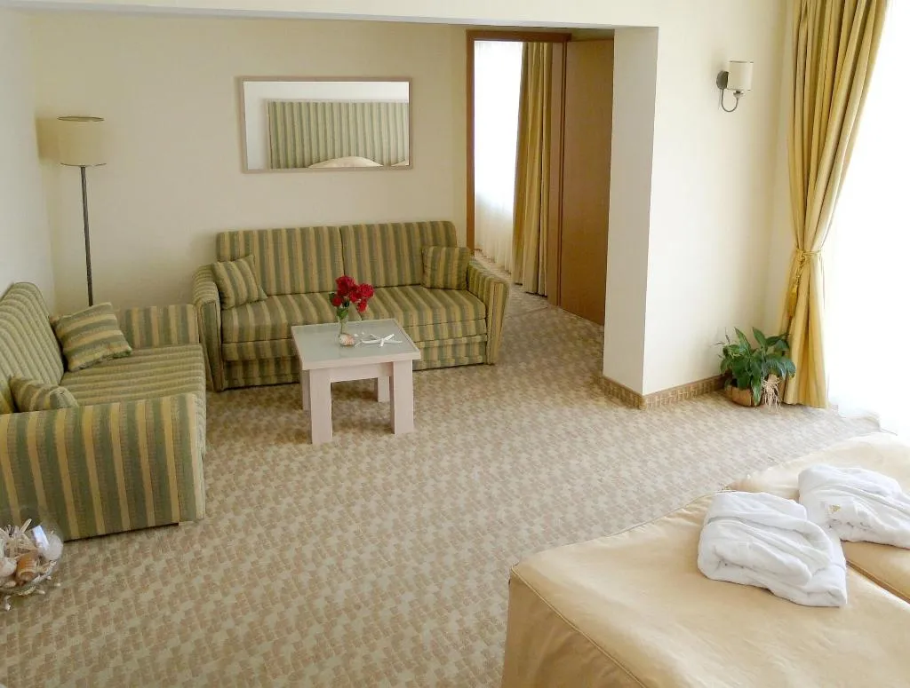 Room, Coral, Bourgas