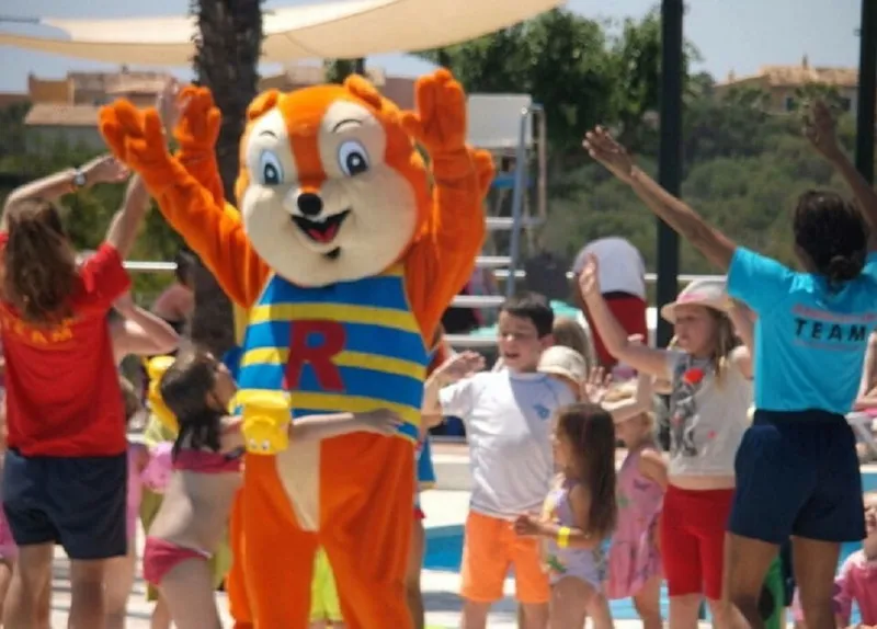 Sports and Entertainment, Club Cala Romani, Majorca