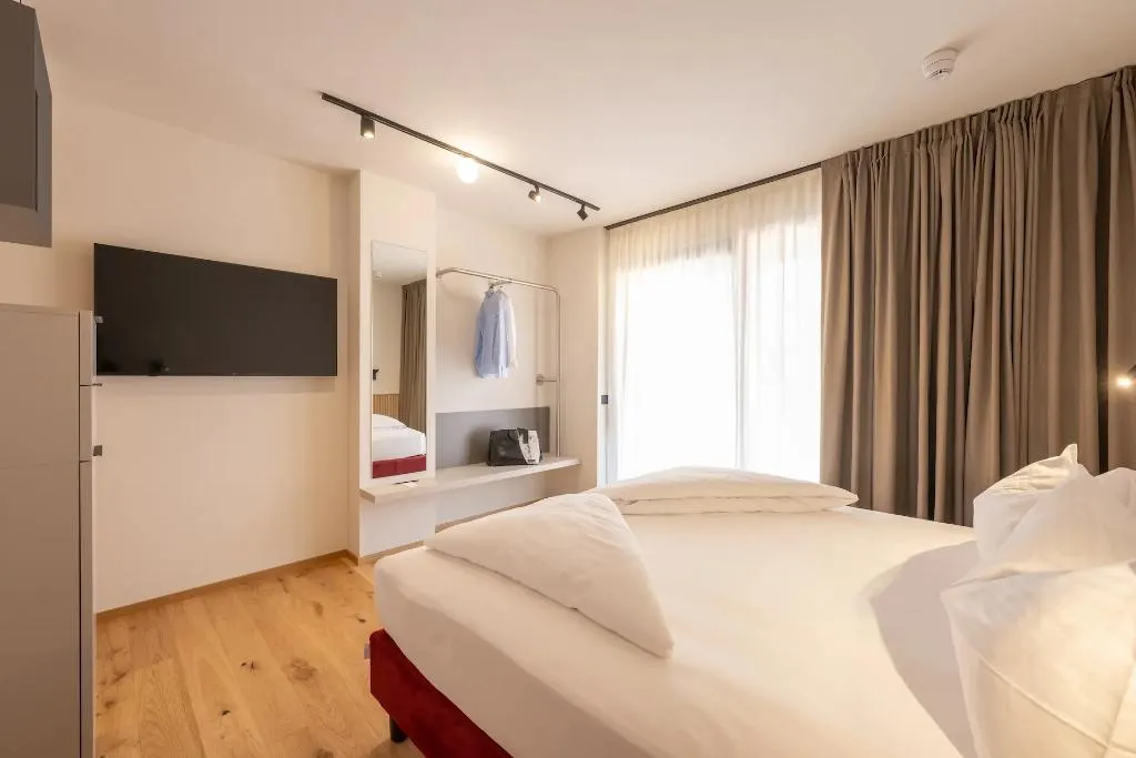 APARTMENT TWO BEDROOMS Room, Ètra Suites & Apartments, Milan