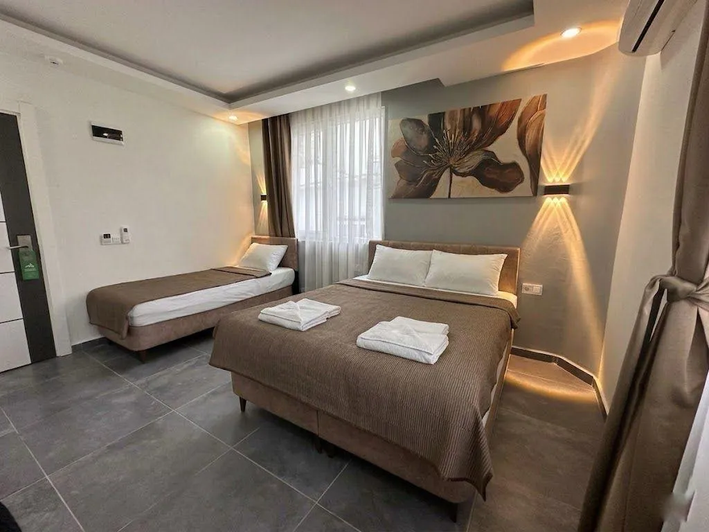 TRIPLE TWO DOUBLE BEDS Room, Babil Hotel, Antalya