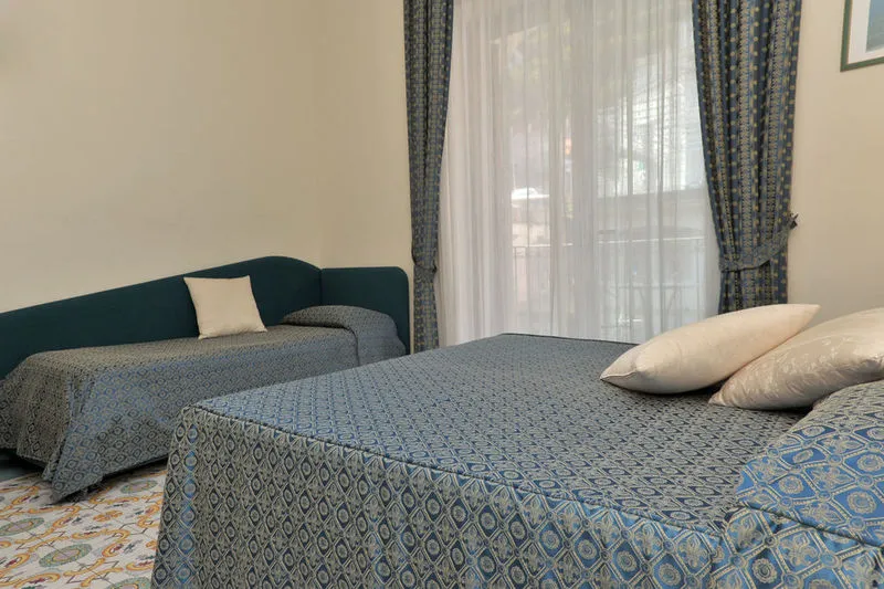 TRIPLE CLASSIC Room, Hotel Santa Lucia, Naples