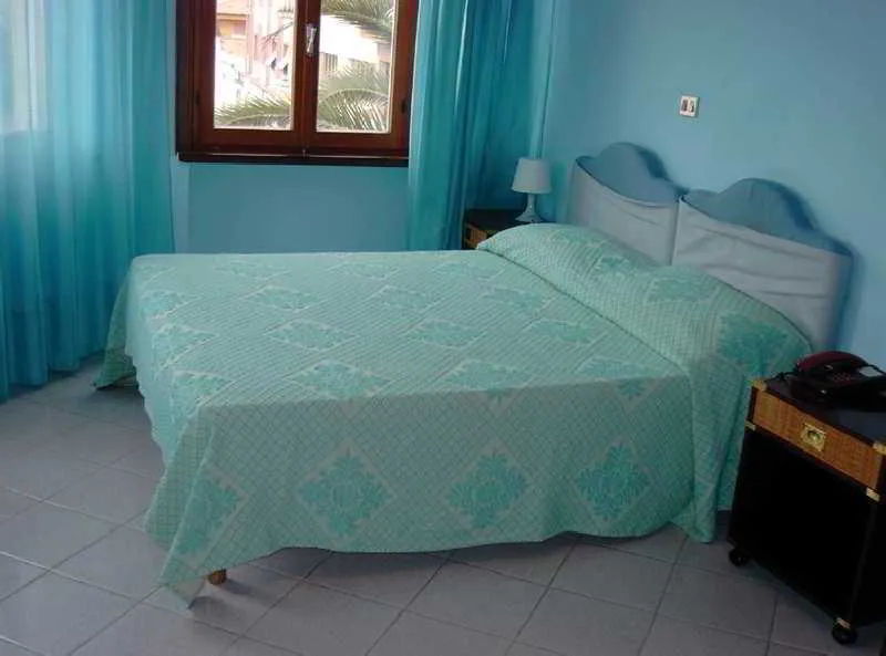 Room, De Plam, Olbia