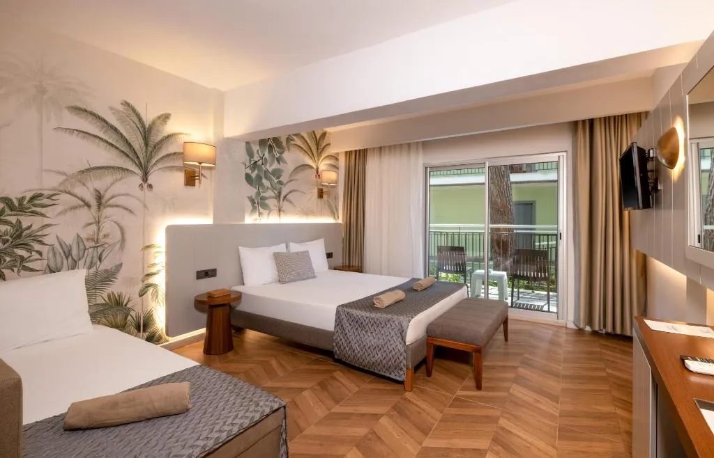 Room, Crystal Flora Pearl Collection, Antalya