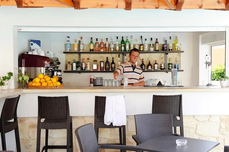 Bar, Ledra Maleme, Crete