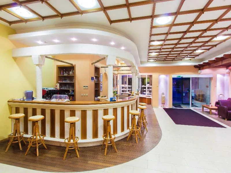 Lobby, Spongiola, Split