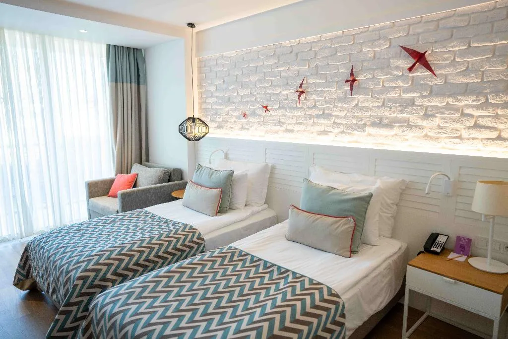DOUBLE SINGLE USE SUPERIOR SIDE SEA VIEW Room, Akra Kemer Hotel, Antalya