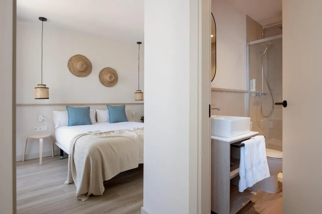 STUDIO CAPACITY 4 Room, Libere Malaga Plaza Del Siglo, Costa Del Sol
