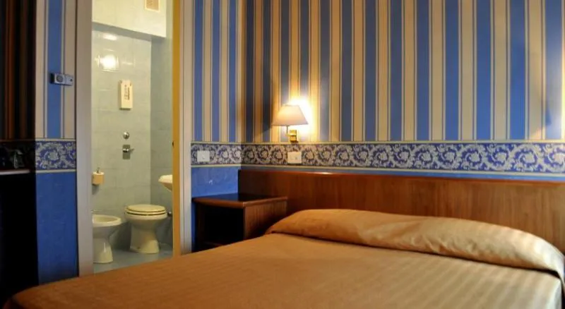 DOUBLE SINGLE USE STANDARD Room, Garda, Milan
