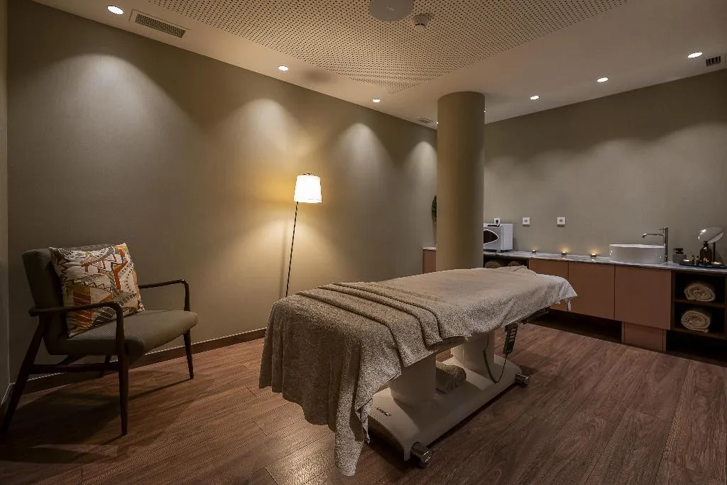Sports and Entertainment, Cenica Porto Hotel, Curio Collection By Hilton, Porto