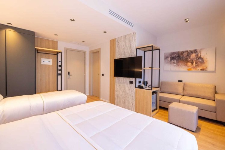 Tris3 Hotel, Kavaje
