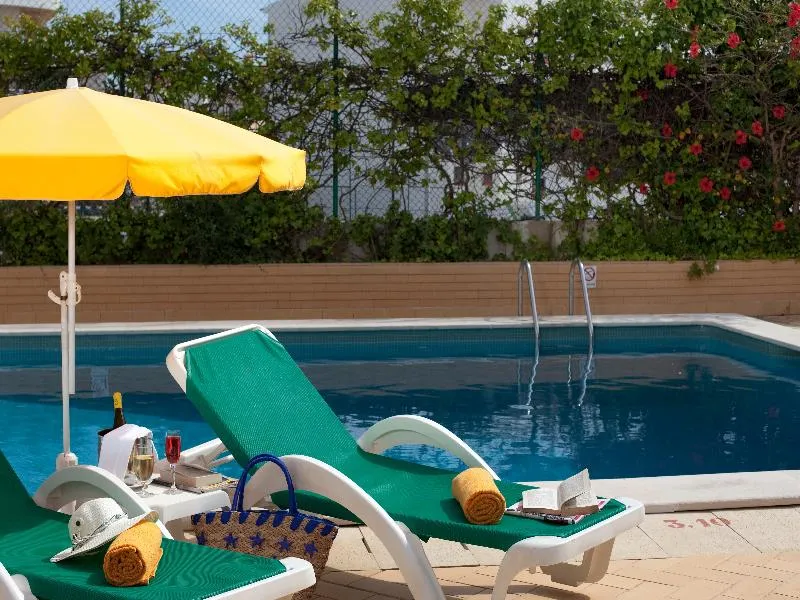 Pool, Oceanus Aparthotel, Algarve