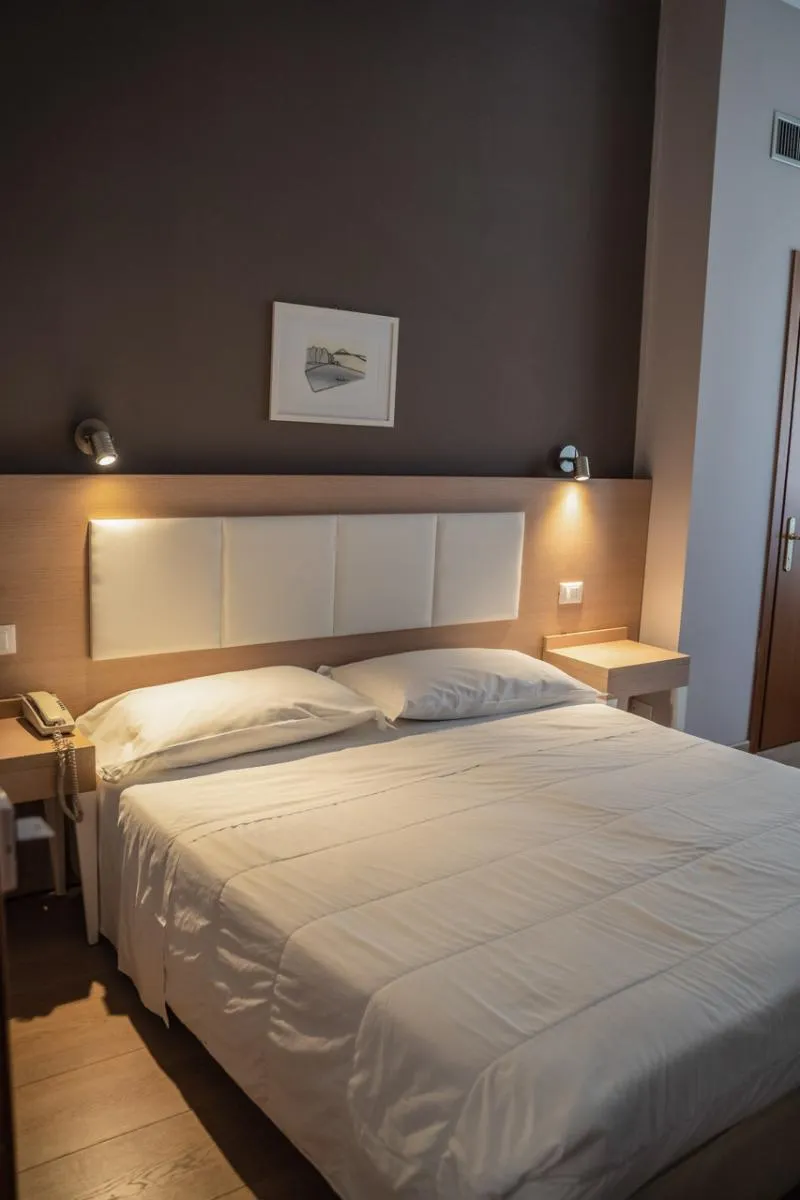 Double or Twin STANDARD Room, Albergo Mediterraneo, Palermo