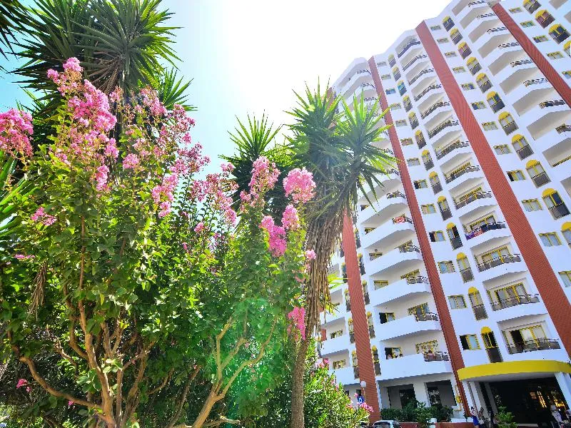 General view, Clube Praia da Rocha, Algarve