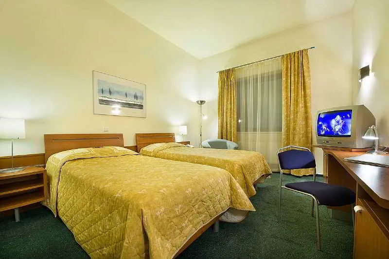 Double or Twin STANDARD Room, Ramada Airport Prague, Prague