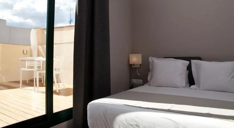 DOUBLE SUPERIOR WITH BALCONY Room, May Ramblas Hotel, Barcelona