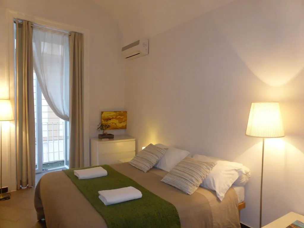 Double or Twin STANDARD Room, iBed Napoli B&B, Naples