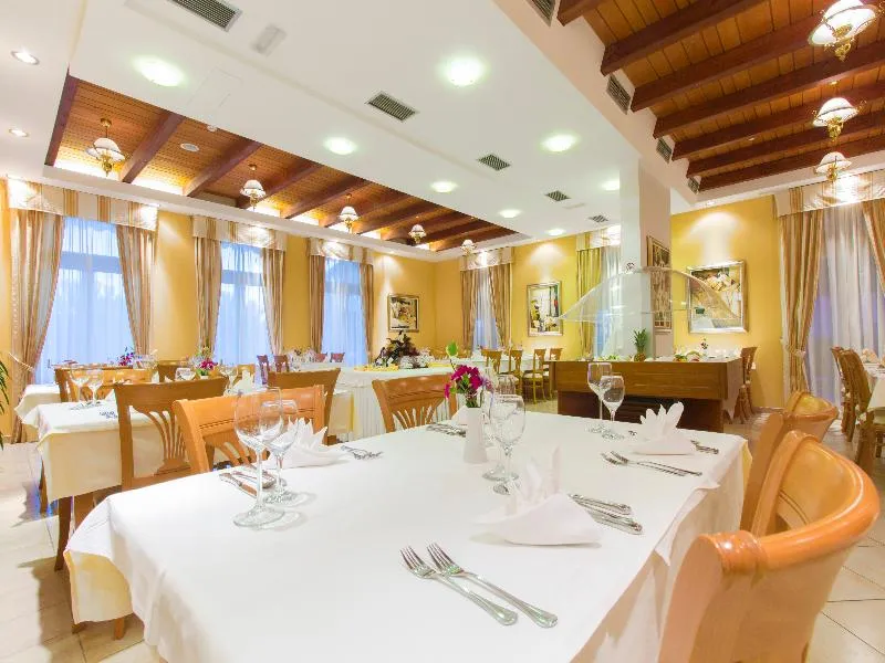 Restaurant, Spongiola, Split