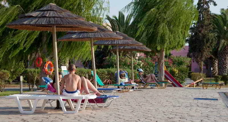 Pool, Roselands, Kos