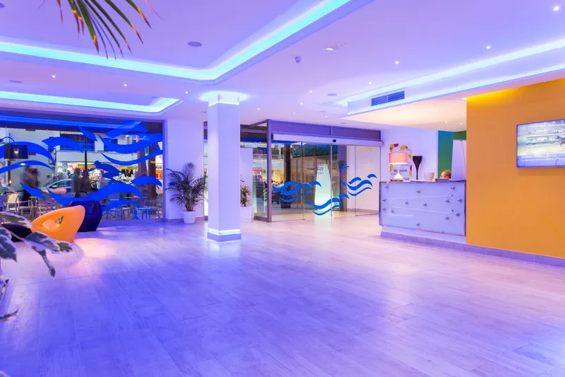 Lobby, Guya Wave, Majorca