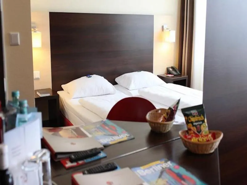 Room, Premier Inn Berlin City Süd, Berlin
