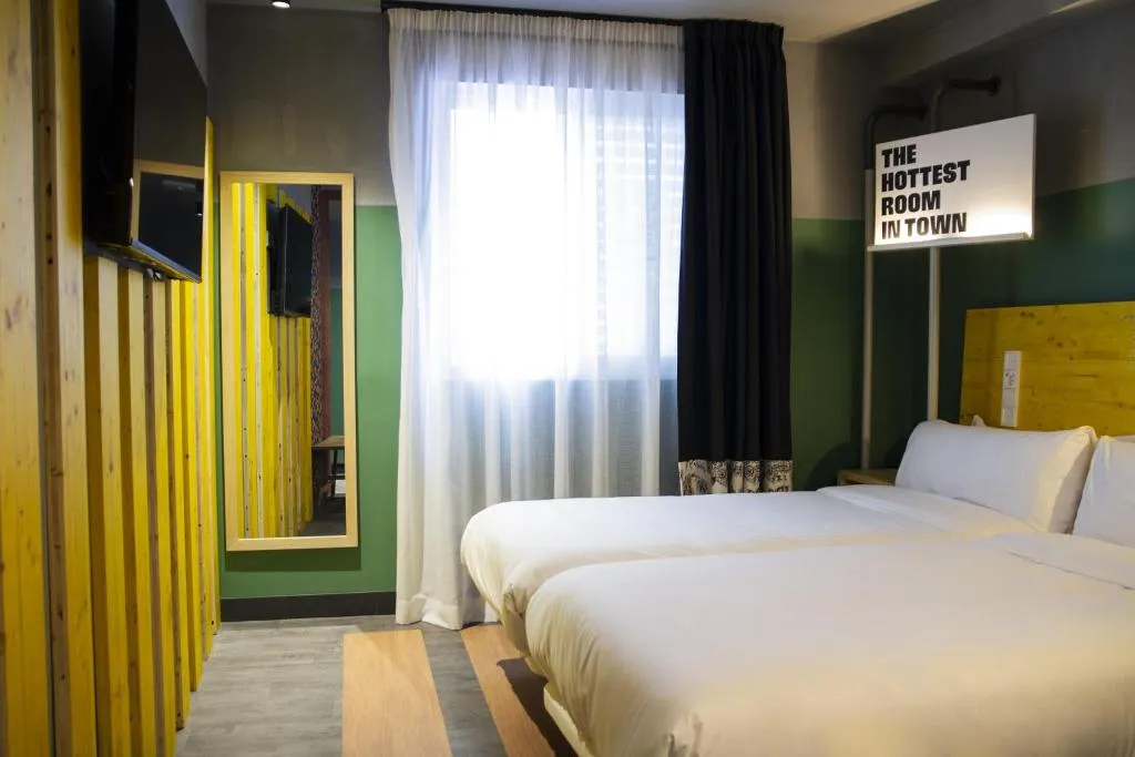 Double or Twin STANDARD Room, room00 Valencia Hostel, Valencia