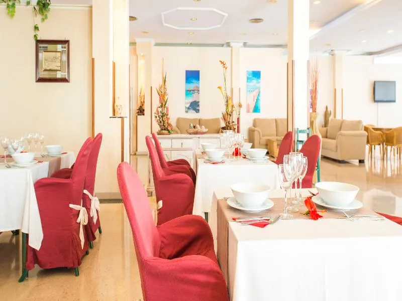 Restaurant, Ona Village Cala d'Or, Majorca