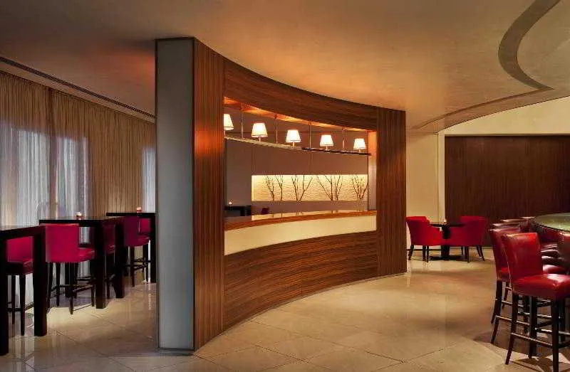Bar, Westin Mina Seyahi Beach Resort & Marina, Dubai