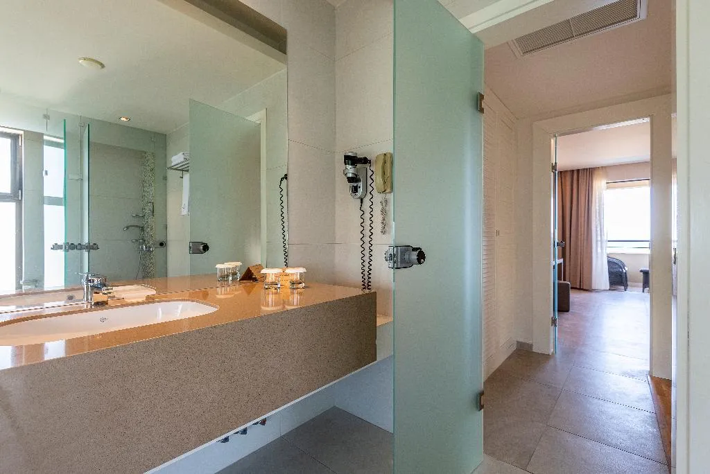 FAMILY ROOM SEA FRONT Room, Astir Odysseus Kos Resort & Spa, Kos
