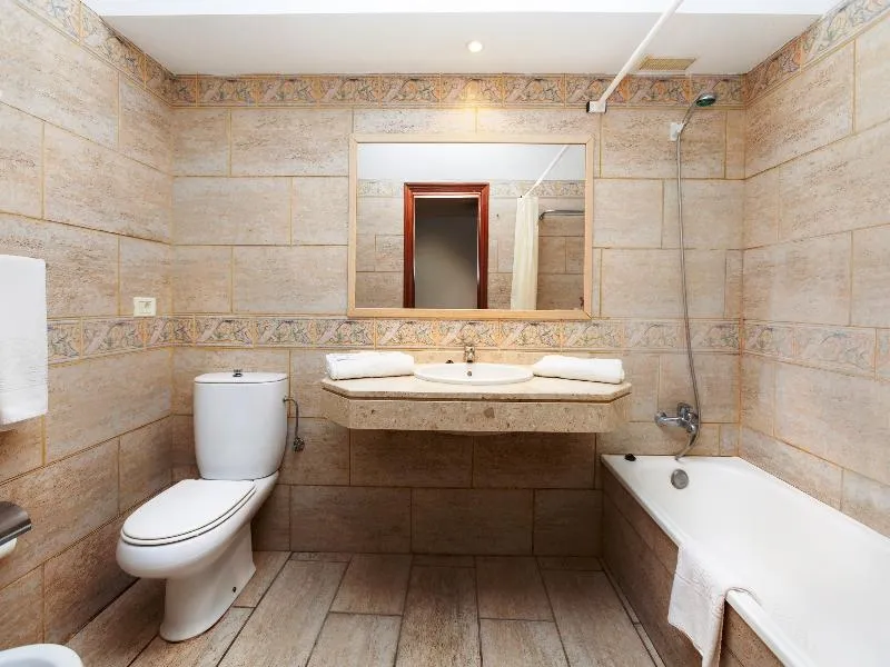 Room, Dragos del Sur, Tenerife