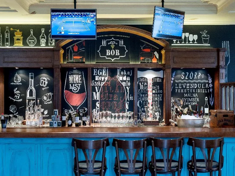 Bar, Danubius Hotel Gellert, Budapest