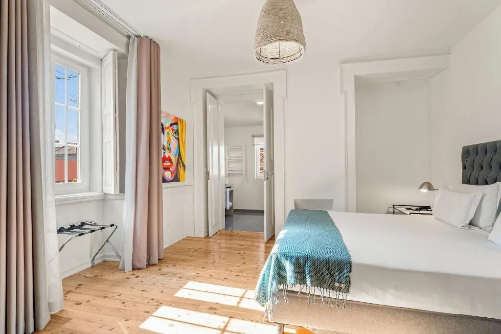Room, Jardim Da Lapa By Shiadu, Lisbon