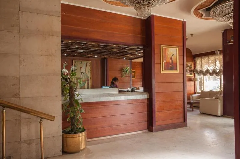 Lobby, Pyramids Plaza Hotel, Cairo