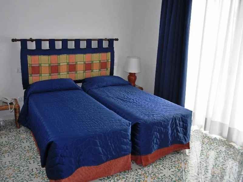 Double or Twin STANDARD Room, So’ Lifestyle Hotel Sorrento, Naples