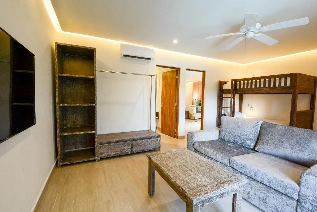 FAMILY ROOM DELUXE Room, Sandos Caracol Nature Resort & Water Park All Incl, Playa Del Carmen