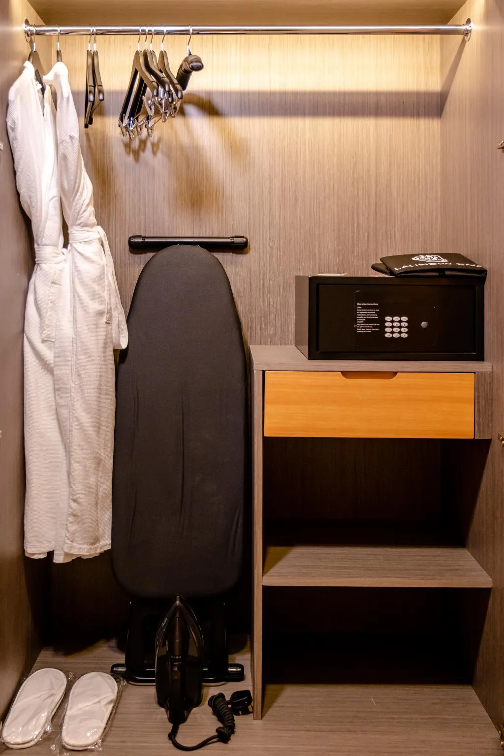 TWIN TWO BEDS Room, Peony Hotel Dubai, Dubai
