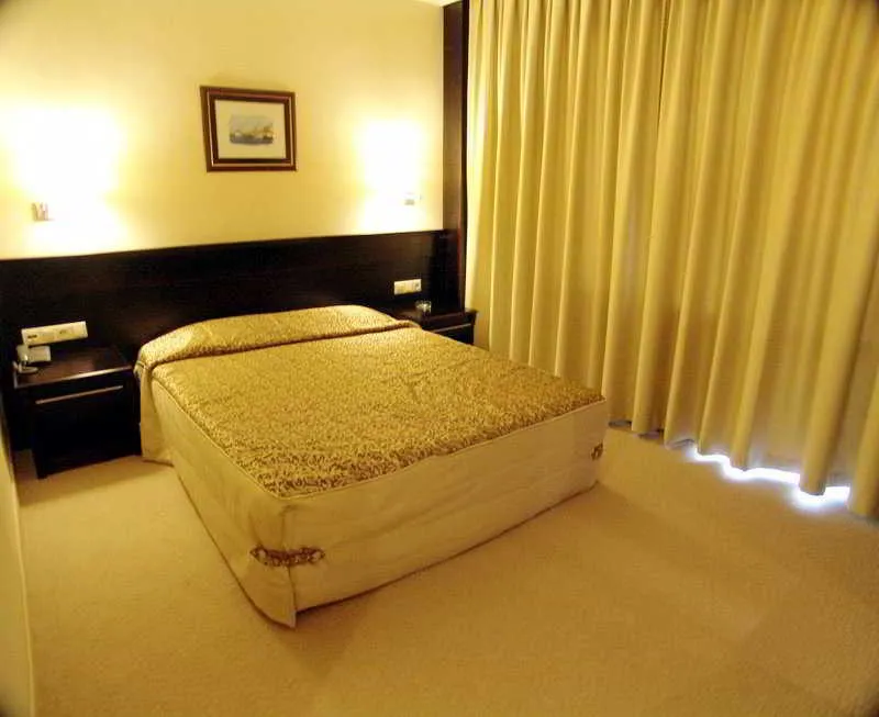 Room, Mare, Izmir