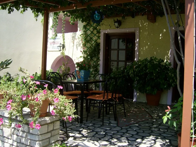 Lobby, Smaragda, Samos